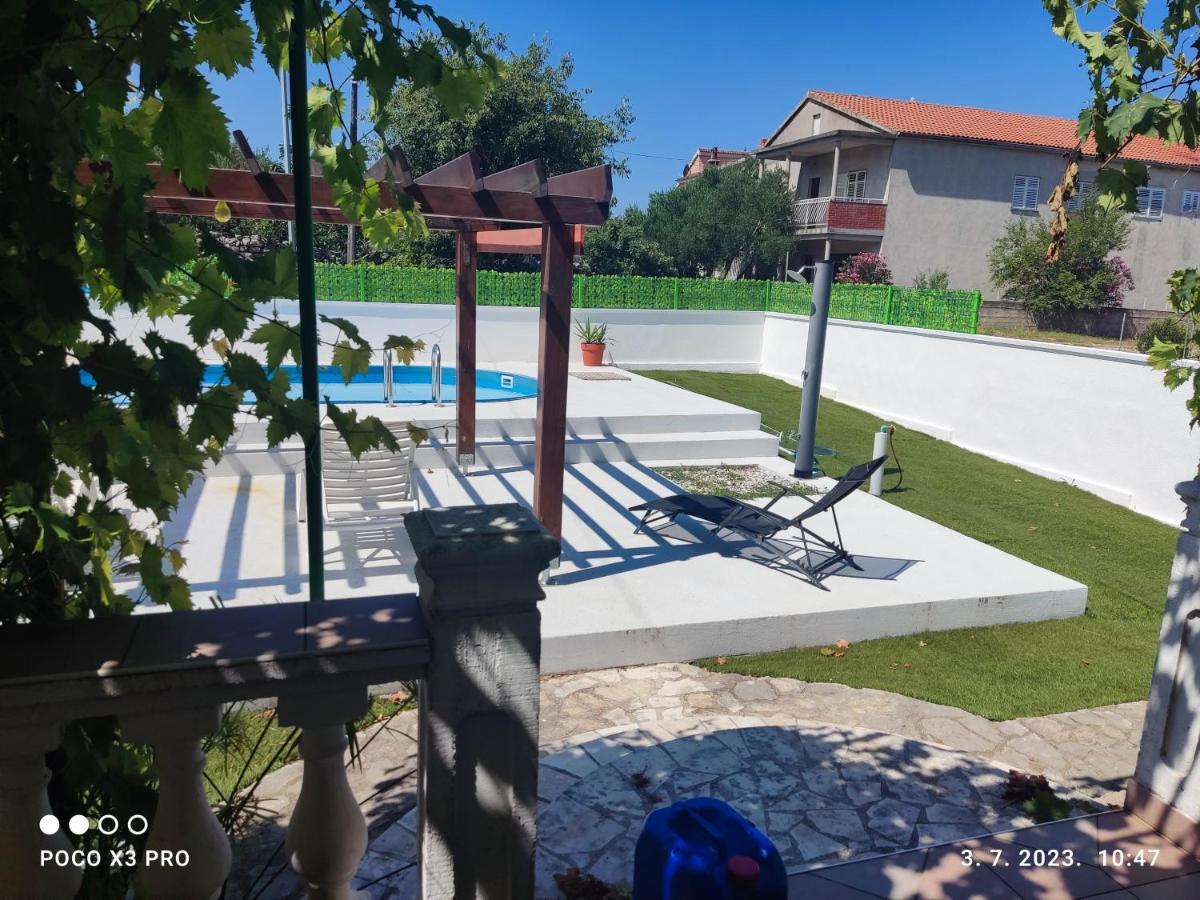 Apartmani Bruna Bilice Vrulje  Buitenkant foto